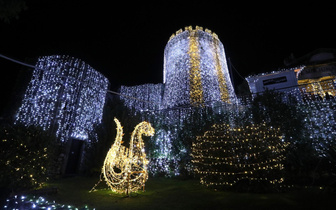 Хорватский замок украсили к Рождеству