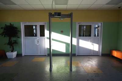 В Челябинске эвакуировали лицей после анонимных угроз