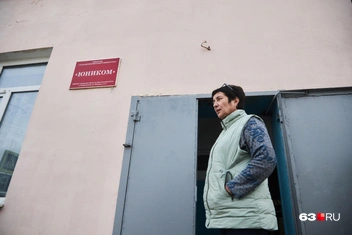 Сотрудница ООО «Юником» | Источник: Роман Данилкин / 63.RU