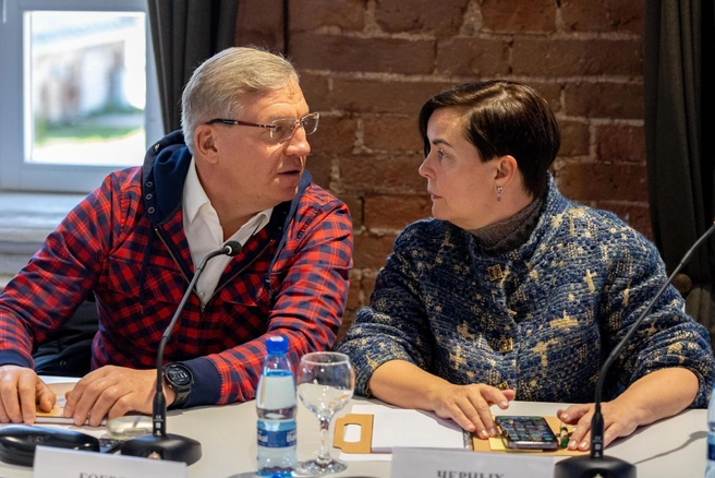 Татьяна Черных и Алексей Бобров на презентации проекта экологического кластера в Сысерти | Источник: Владислав Лоншаков / E1.RU