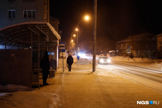 Утром в четверг, 18 декабря, между двумя маршрутками № 73 прошло около 20 минут | Источник: Андрей Бортко / NGS.RU