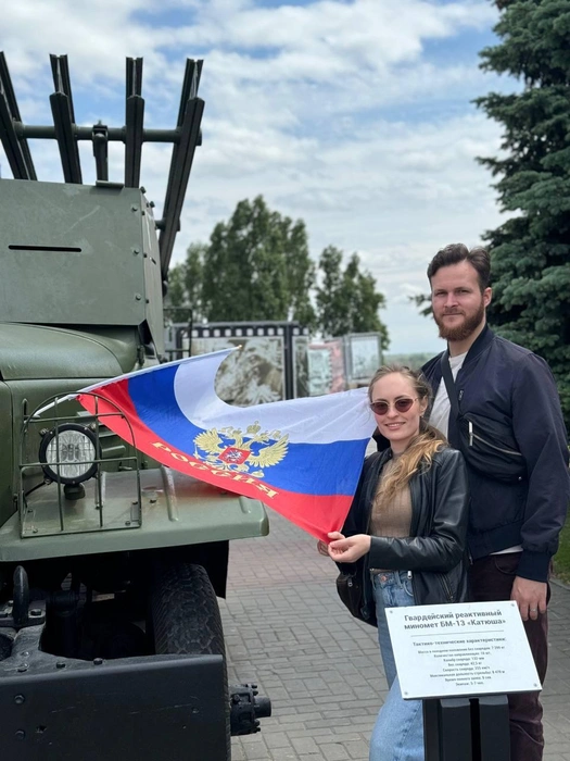 Семья отмечает День России | Источник: Olivier In Russia | Канадец в России / Telegram