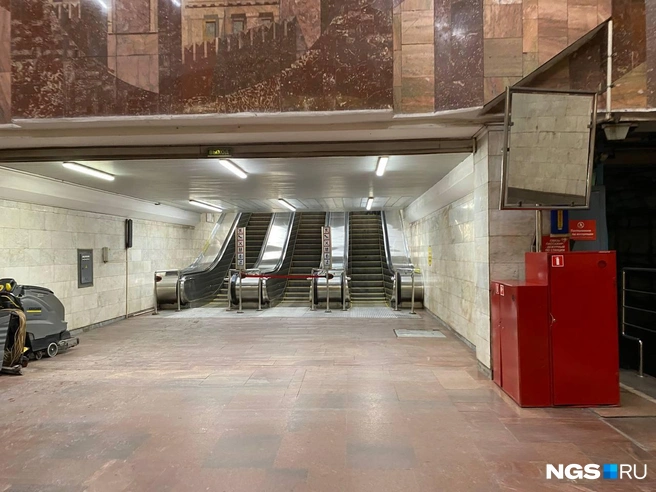 На «Площади Ленина» в это время обычно не протолкнуться | Источник: Эмиль Фукс / NGS.RU