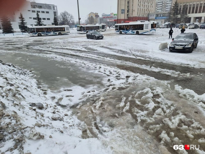 Под ногами буквально мокрая каша | Источник: Роман Данилкин / 63.RU