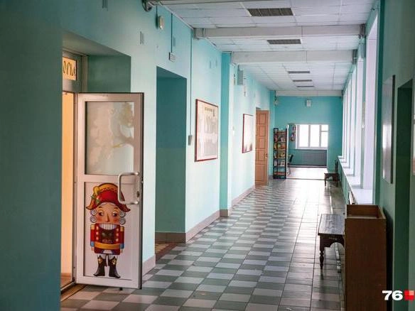Конфликт между учениками расследуют одновременно правоохранительные органы и представители системы образования. | Источник: Кирилл Поверинов / 76.RU