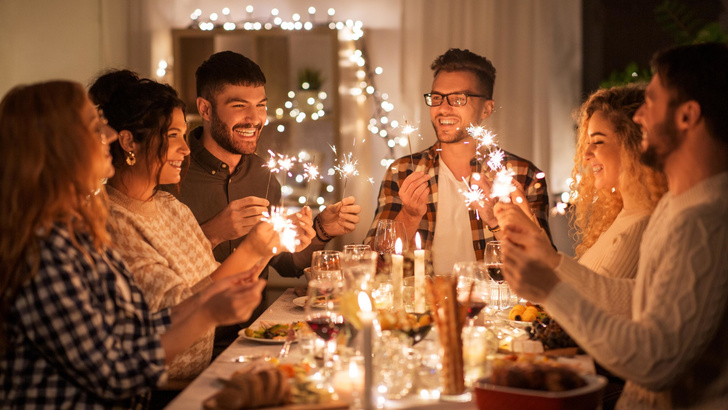 Как избежать конфликтов с родственниками на Новый год: 7 советов эксперта по этикету