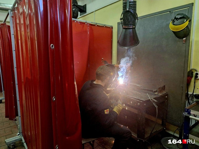 У каждого студента индивидуальное место работы | Источник: Виктория Федорова / 164.RU