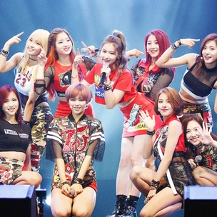 TWICE станут первым k-pop girl-бэндом, который запустит документальный сериал на Youtube