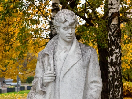 Преследования властей и подстава друзей. Кто мог убить Сергея Есенина