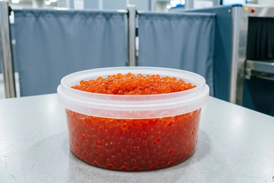 Пассажиры вывезли с Камчатки 2,4 тонны немаркированной икры