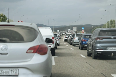 У Горячего Ключа образовалась пятикилометровая пробка в сторону моря