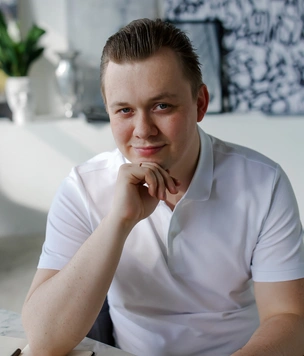 Почему нормально питаться проще, чем мы думаем? Интервью MAXIM с диетологом Антоном Бердовым