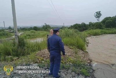 Прокуратура контролирует последствия ливней в Приморье