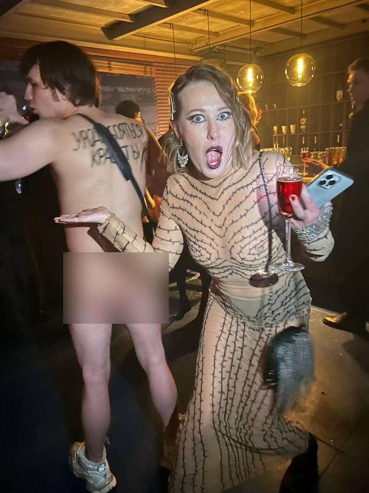 Светская вечеринка заканчивается сексом с черным пенисом