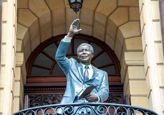 Гид путешественника во времени: как провести время в Кейптауне в день освобождения Нельсона Манделы