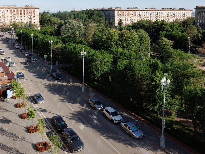 Возможно, уже осенью автомобилисты смогут пользоваться резидентскими платными парковками | Источник: Алексей Волхонский / V1.RU
