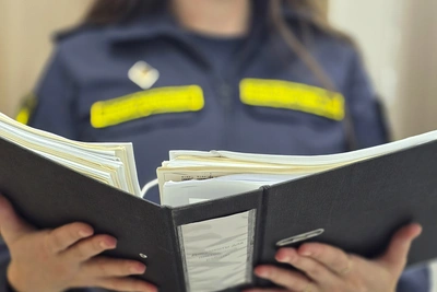 Арест телефона побудил должника погасить алименты