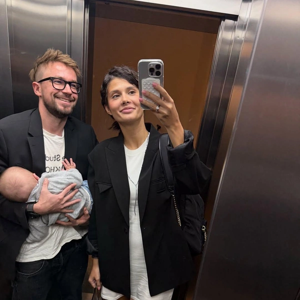 В апреле 2025 года у пары родился первенец | Источник: actorsashapetrov / Instagram (экстремистская организация, деятельность запрещена на территории РФ)
