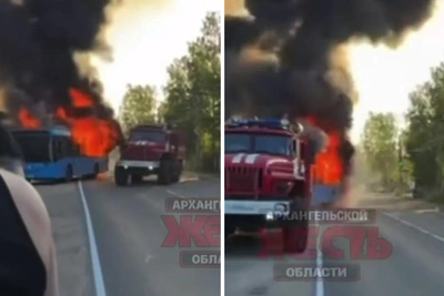 Горящий автобус в Котласе попал на видео