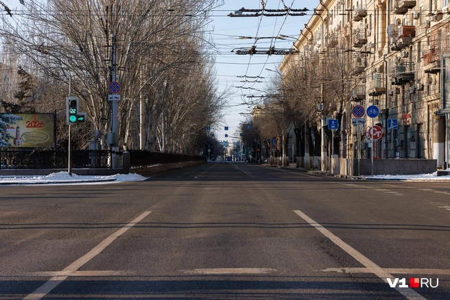Непривычно пустой проспект Ленина | Источник: Алексей Волхонский / V1.RU