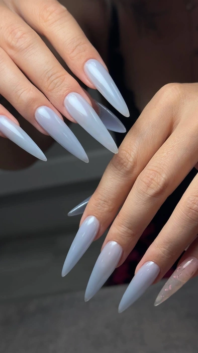 Кто сказал, что жемчужинки нельзя всегда носить с собой? | Источник: kim_nails96 / Instagram.com (экстремистская организация, деятельность запрещена на территории РФ)