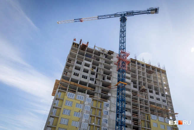 Застройщики не всегда могут распродать все свои квартиры | Источник: Владислав Лоншаков / E1.RU