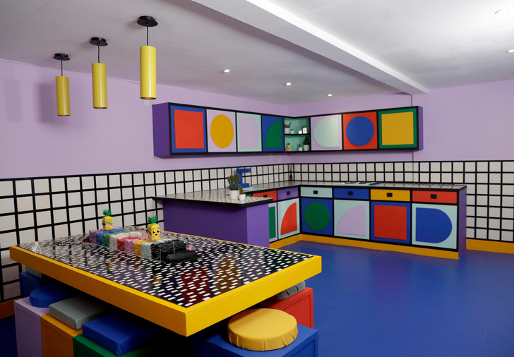 Игрушечный дом с декором из Lego по дизайну Камиллы Валалы (фото 2)