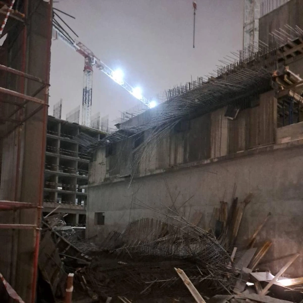 Названа причина обрушения на стройке в Петроградском районе, где пострадали трое | Источник: Северо-Западная инспекция труда