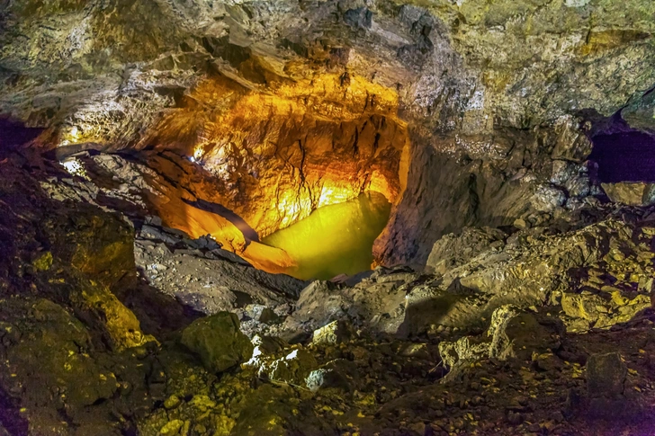 Новоафонская пещера | Источник: Dan-Rus/Shutterstock/Fotodom.ru
