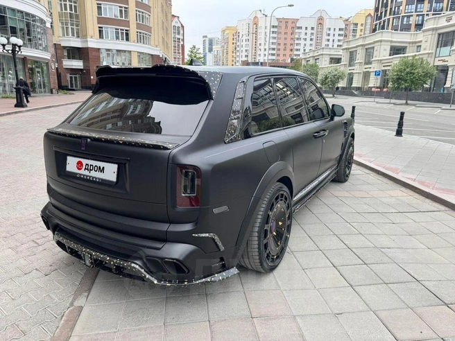 Автомобиль в эксклюзивном обвесе Mansory | Источник: auto.drom.ru
