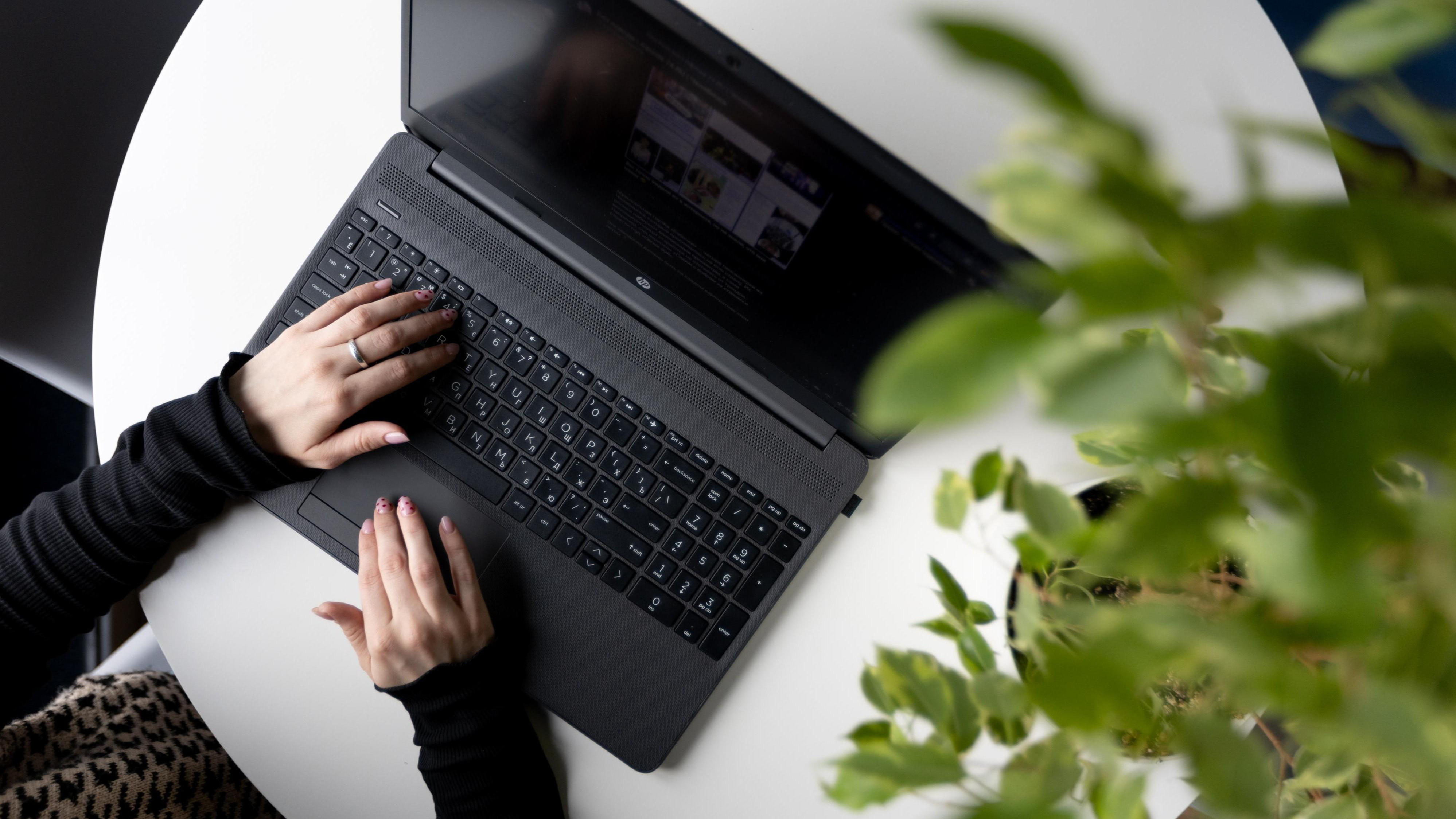 Роста зарплат не ждите, а вот сокращений не миновать: что произойдет с рынком труда в 2026 году