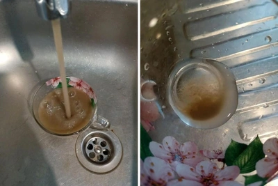 Вода бурого цвета течет в селе Татарка Омской области
