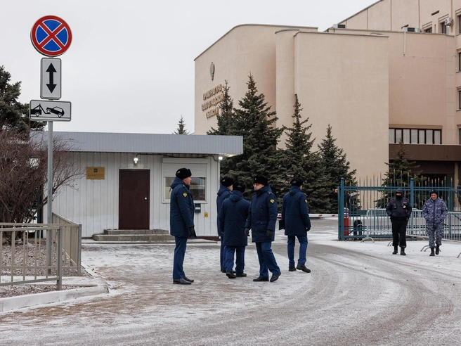 Возле здания отсутствуют указатели для граждан, направляющихся на прием в Генпрокуратуру. | Источник: Алексей Волхонский / V1.RU