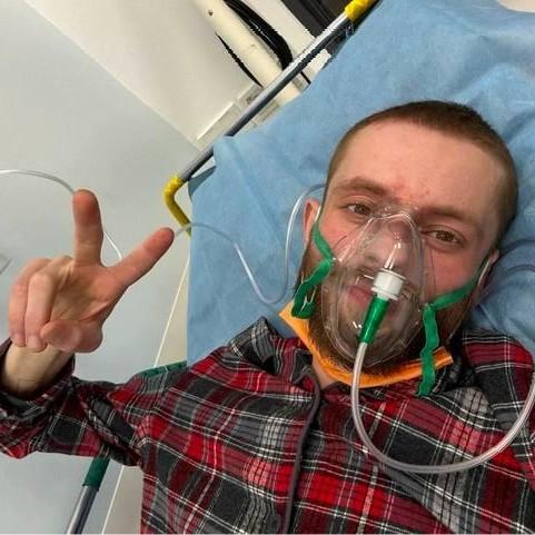 «Моя жизнь, моя радость, ты больше не позвонишь!»: мама блогера, учителя математики Кирилла Кириченко рыдает у гроба