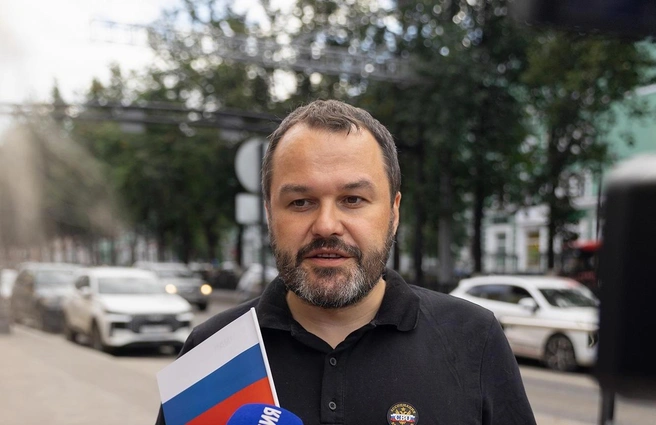 По словам ветерана СВО Александра Григоренко, российский триколор на борту боевой машины давал бойцам на передовой мощную поддержку | Источник: Юрий Евдокимов