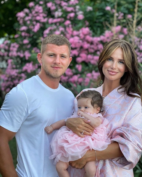 Алекса и Вячеслав Дайчев с дочерью Адрианой | www.starhit.ru