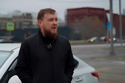 Tyumen Man Launches Heartfelt Taxi for Emotional Conversations