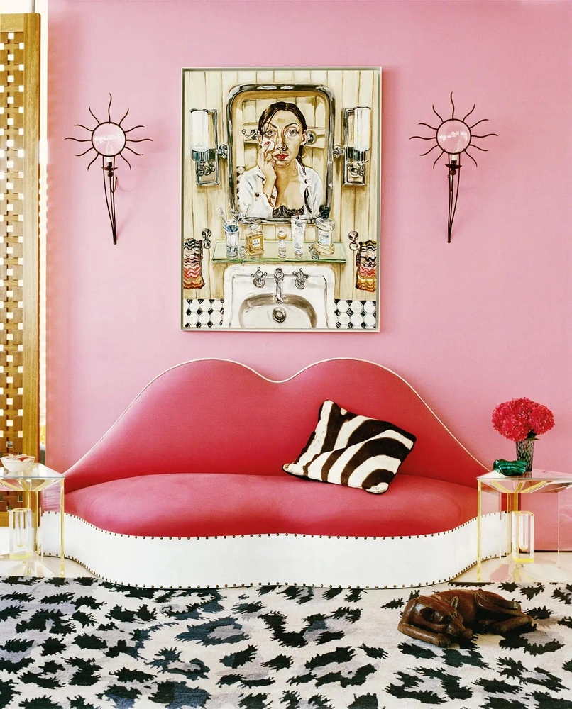 Винтажная версия дивана Mae West 1938 года в нью-йоркской квартире Дианы фон Фюрстенберг. | mcmaison.ru