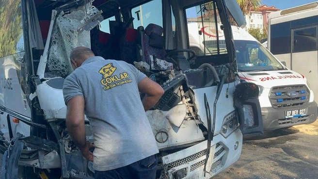 Один из автобусов сильно пострадал  | Источник: İhlas Haber Ajansı / Telegram 