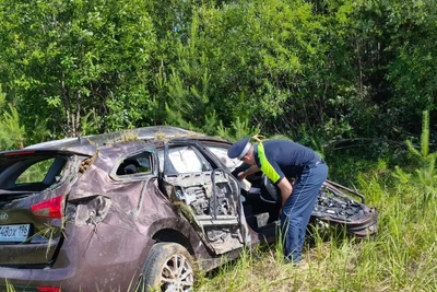 Три человека погибли при обгоне грузовика легковушкой на Урале