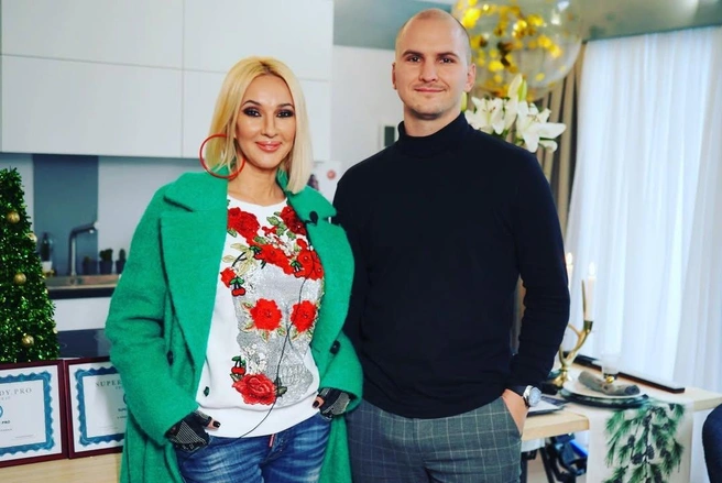 В 2019 году Лера Кудрявцева сама имела дело с Домогацким | Источник: fachwerk_domogatskogo / Instagram (экстремистская организация, деятельность запрещена на территории РФ)