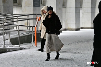 Дамы надели платья из тонких струящихся тканей | Источник: Василина Любимова / 59.RU