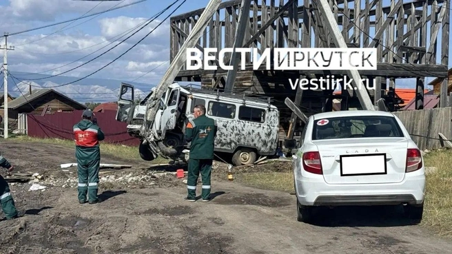 УАЗ снес опору ЛЭП | Источник: «Вести Иркутск» / Telegram