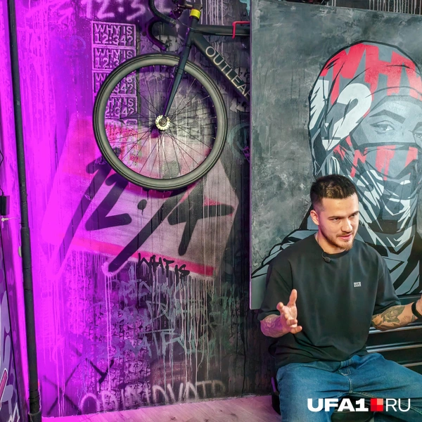 Студия артиста исполнена в собственном стиле | Источник: Булат Салихов / UFA1.RU