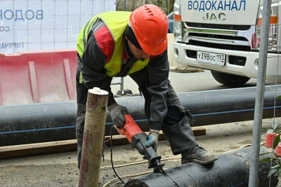 В Сочи заменяют аварийный водопровод на Туапсинской