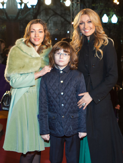 Анжелика Агурбаш с дочерью Дарией и сыном Анастасом