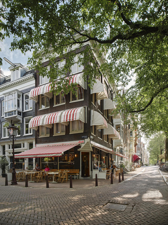 Уютное кафе Marcella в Амстердаме по проекту Studio Modijefsky
