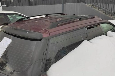 Утонувший в снегу «Субару» в Новосибирске: ищут хозяина