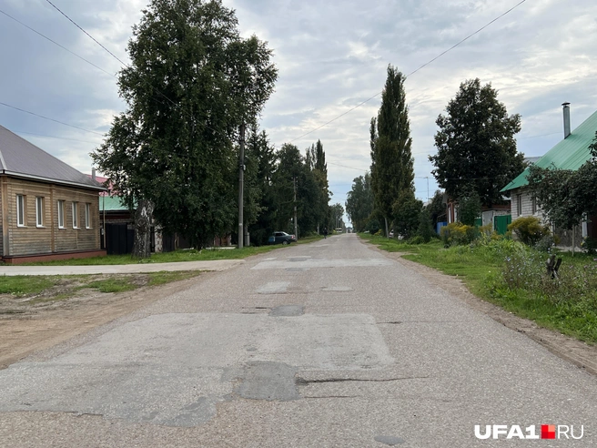 Какой-никакой, зато асфальт | Источник: Андрей Бирюков / UFA1.RU