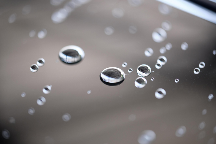 Будто с гуся вода: что такое антидождь и как правильно нанести его на лобовое стекло своими руками